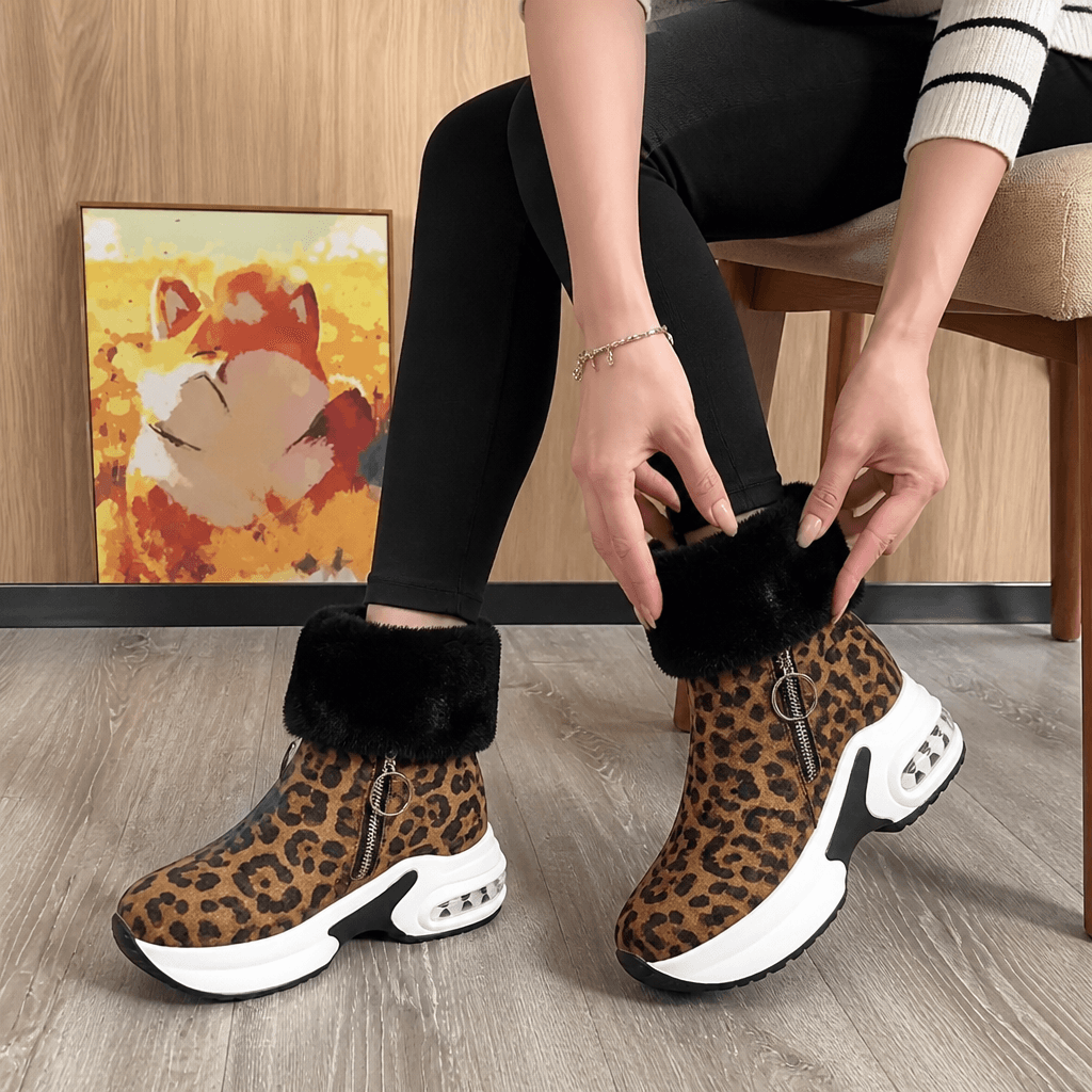 Women's Plush-Lined Wedge Winter Ankle Boots with Faux Fur Trim
