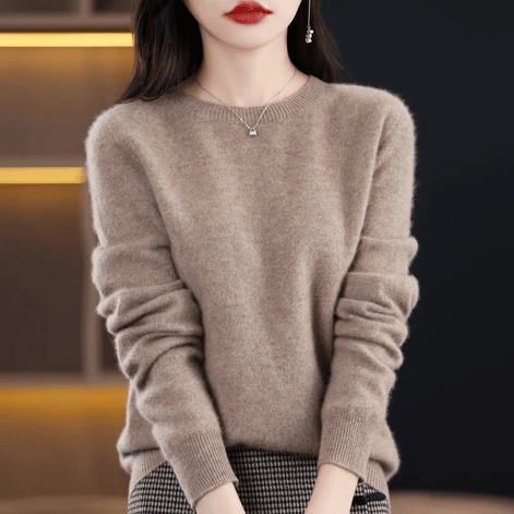 Crew Neck Cashmere Sweater with Ribbed Cuffs in Solid Pattern for Women