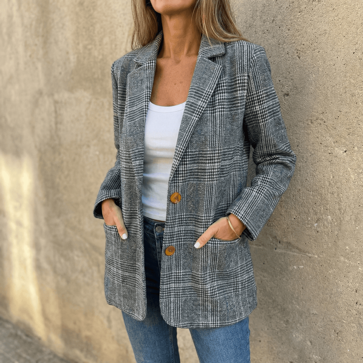 Women's Relaxed Glen Plaid Tailored Blazer with Button Front