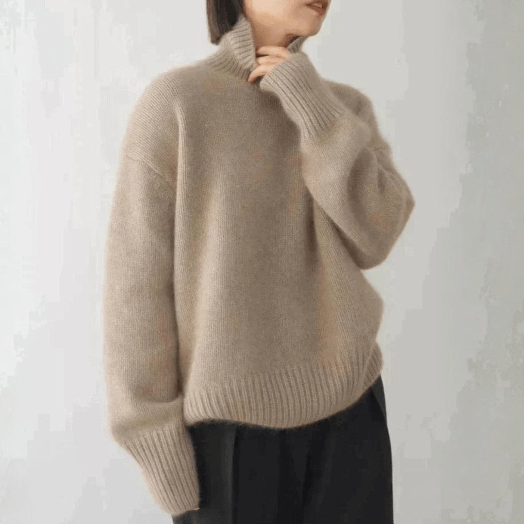 Turtleneck Cashmere Sweater with Ribbed Cuffs in Solid Pattern