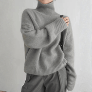 Turtleneck Cashmere Sweater with Ribbed Cuffs in Solid Pattern