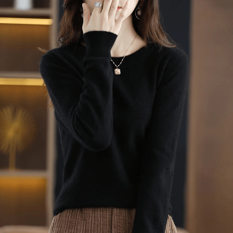 Crew Neck Cashmere Sweater with Ribbed Cuffs in Solid Pattern for Women
