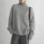 Turtleneck Cashmere Sweater with Ribbed Cuffs in Solid Pattern