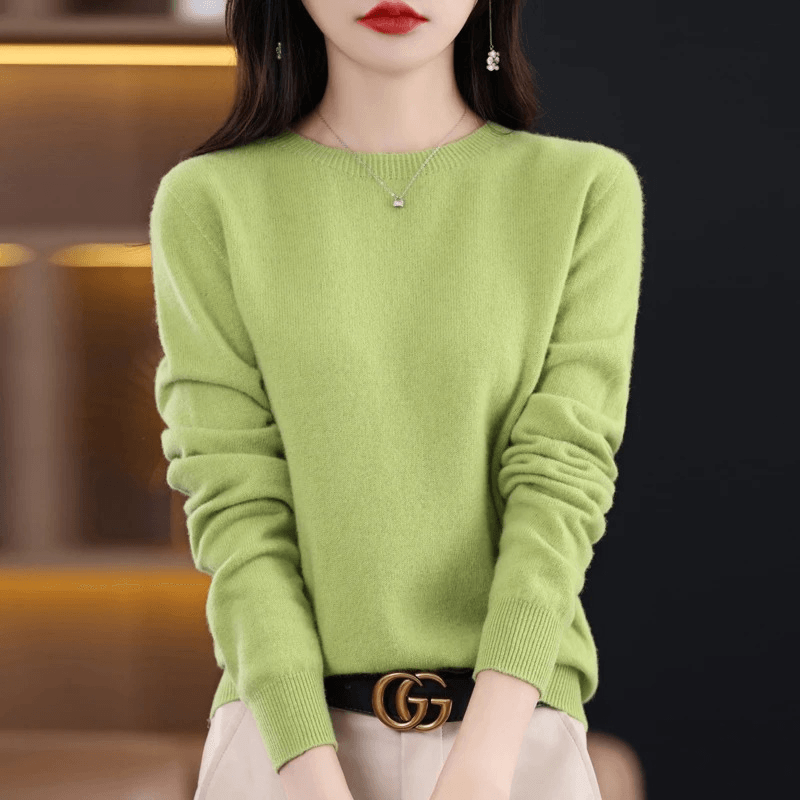 Crew Neck Cashmere Sweater with Ribbed Cuffs in Solid Pattern for Women