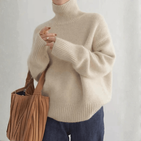 Turtleneck Cashmere Sweater with Ribbed Cuffs in Solid Pattern